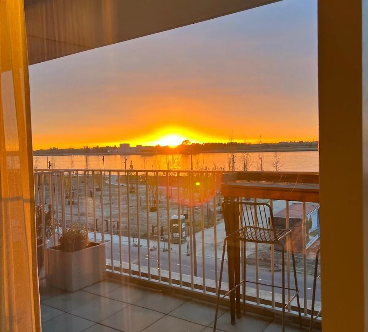 Luxe-Appartement Aan De Schelde Amberes Bélgica